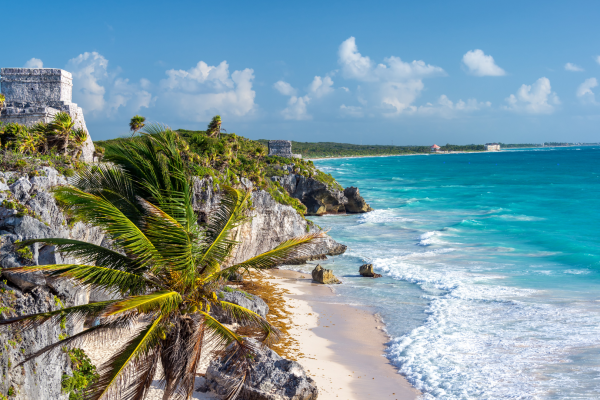 Playa paradisíaca de Rivera Maya, uno de los viajes organizados a México por Línea Tours Retiro